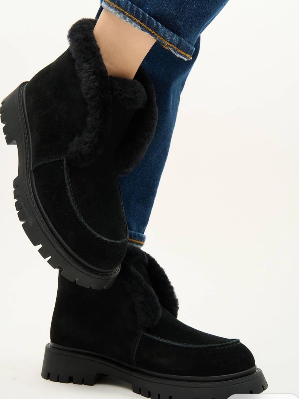 Lonza Black Fur Vail Boots size 8.5